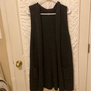 Sleeveless long cardigan